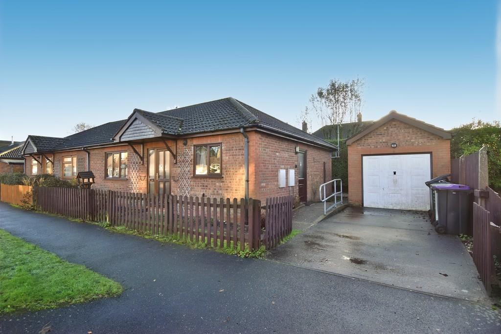 Vampire Road, Manby LN11 8TX 2 bed semidetached bungalow for sale £175,000