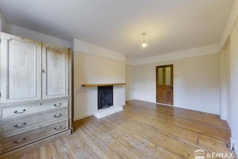 2 bedroom flat for sale - Cliff Road, Dovercourt, Harwich