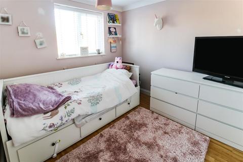 296 Halling Hill, Harlow, CM20 3JU