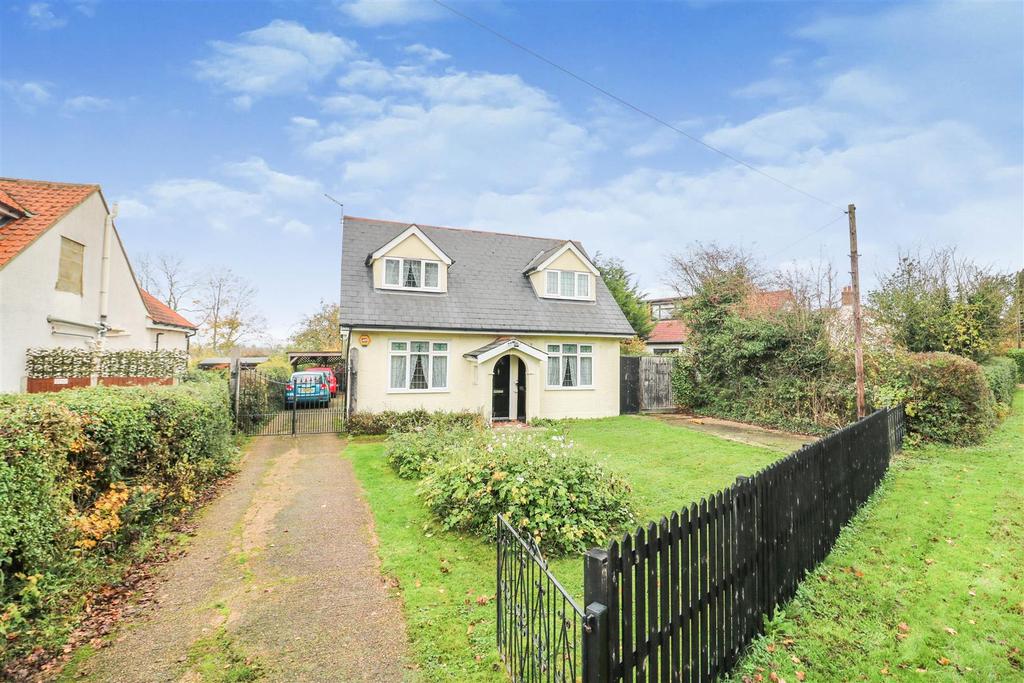 Harlow Road, Sheering 4 bed detached bungalow £650,000