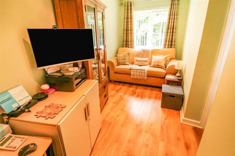 87 Cooks Spinney, Harlow, CM20 3BN
