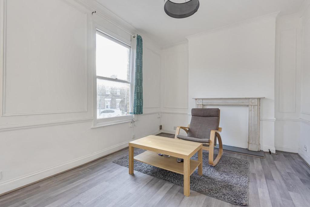 York Road, Acton 2 bed flat for sale £325,000