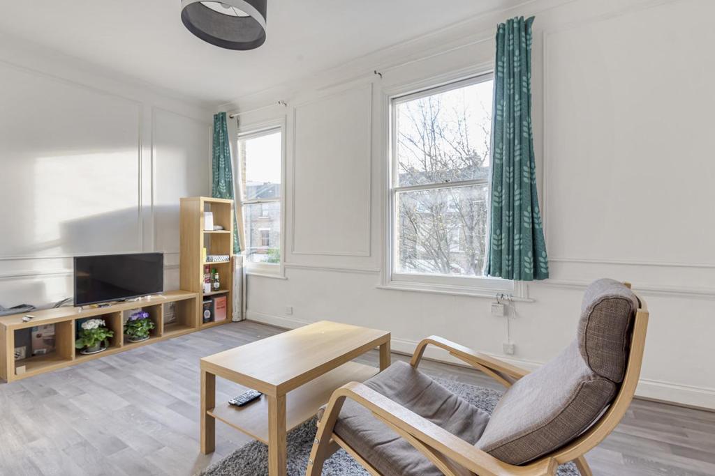 York Road, Acton 2 bed flat for sale £325,000