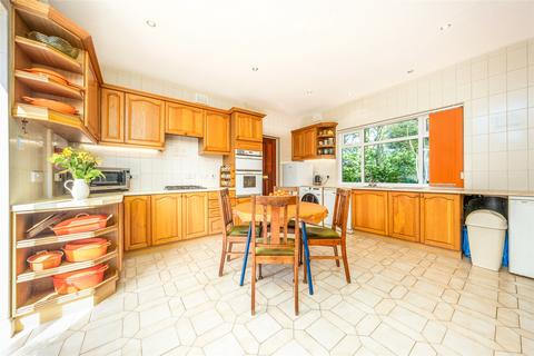 24 Central Avenue, Eccleston Park, Prescot, L34 2QP