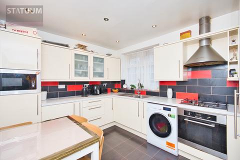 4 bedroom townhouse to rent, Off Chrisp St, Poplar, All Saint, Docklands, East London, E14