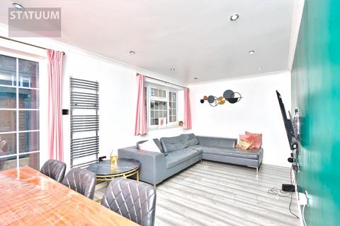 4 bedroom townhouse to rent, Off Chrisp St, Poplar, All Saint, Docklands, East London, E14