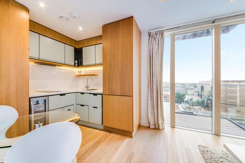 Terraced house to rent, Park Vista Tower, 21 Wapping Lane, London, E1W