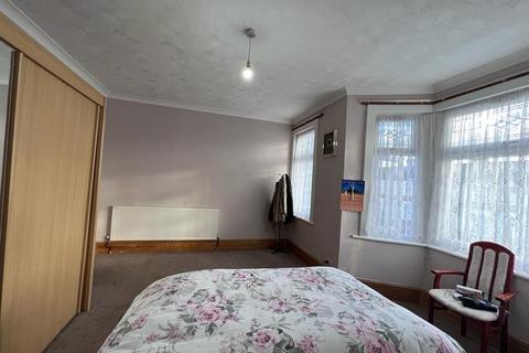 71 Albert Road, Ilford, IG1 1HS