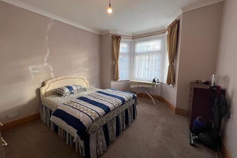 71 Albert Road, Ilford, IG1 1HS