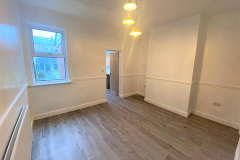 2 bedroom terraced house to rent, Legh Street, Manchester