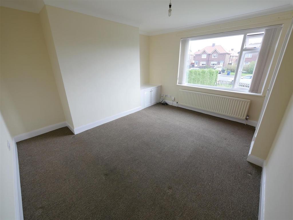Holborn Road, Sunderland 2 bed end of terrace house £550 pcm (£127 pw)