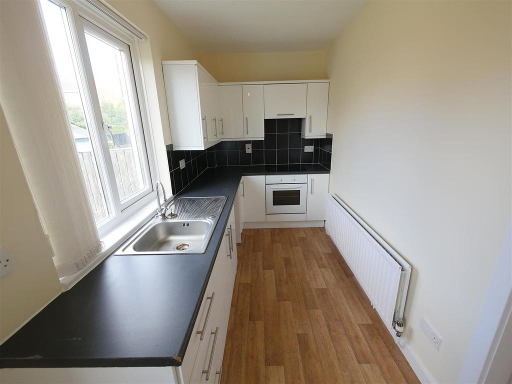 Holborn Road, Sunderland 2 bed end of terrace house £550 pcm (£127 pw)