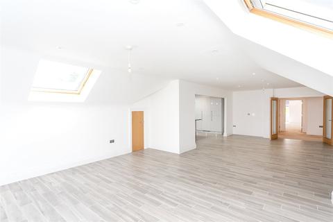 Flat 14, Elder Court Magpie Hall Road, Bushey Heath, Bushey, WD23 1GP
