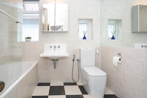 21a Sherwoods Road, Watford, WD19 4AY