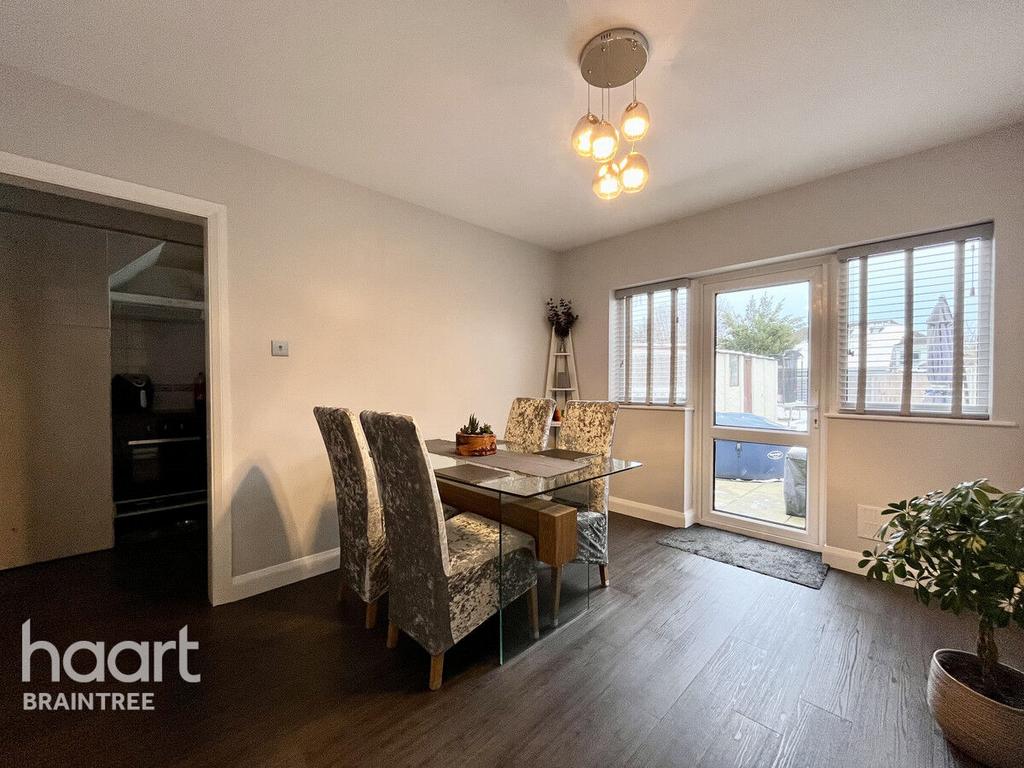 Kent Gardens, Braintree 3 bed semidetached house £340,000