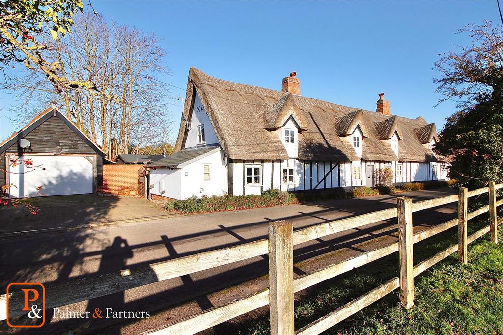 Church Road, Tattingstone, Ipswich, Suffolk, IP9 2 bed semidetached