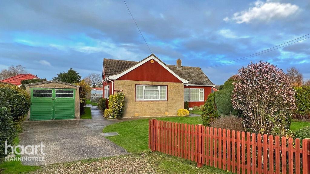 Steam Mill Road, Bradfield... 3 bed bungalow £350,000