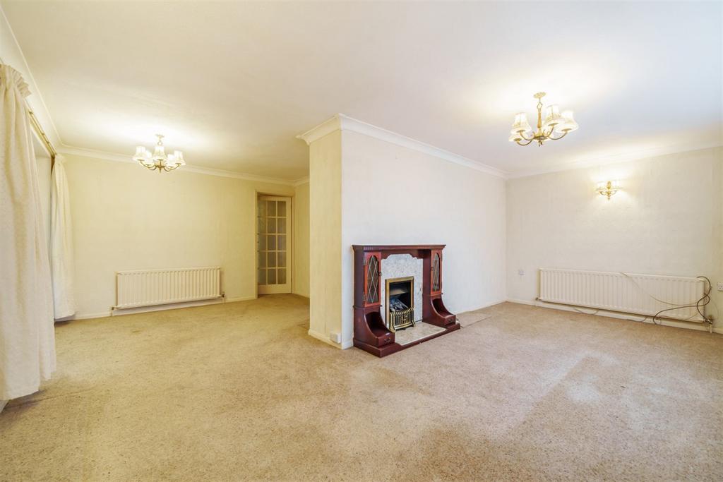 Fontwell Road, Selsey, PO20 3 bed detached bungalow £375,000