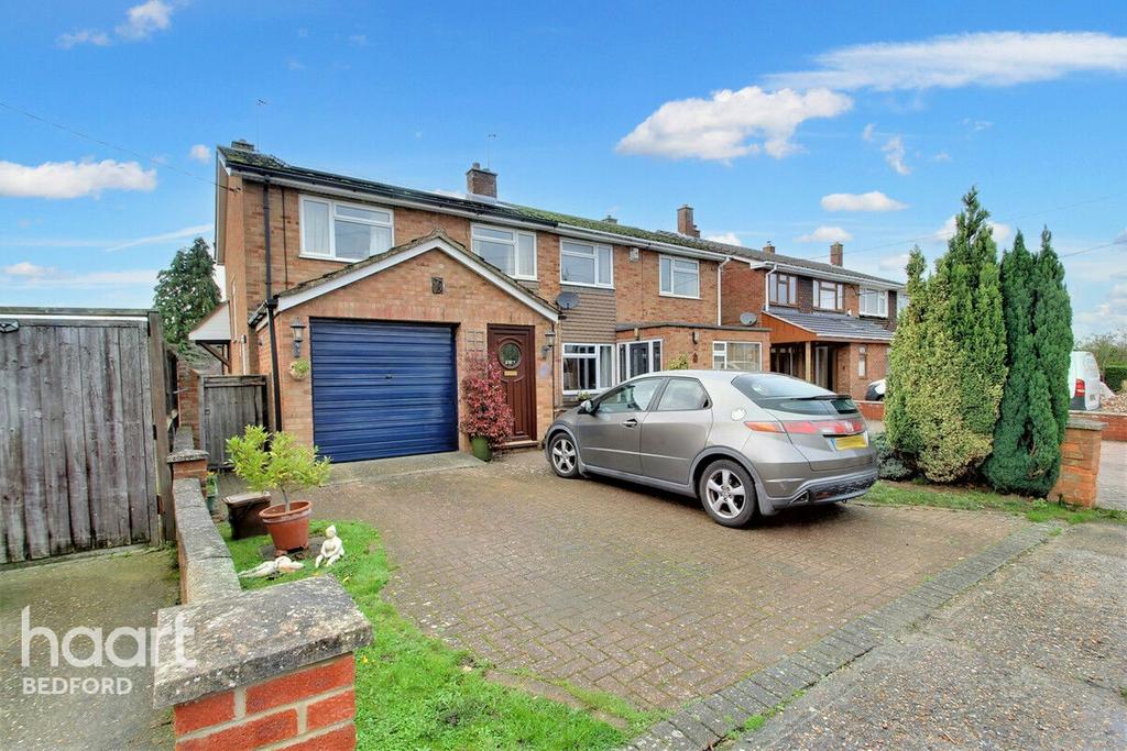Bourne End Road, Bedford 3 bed semidetached house £325,000