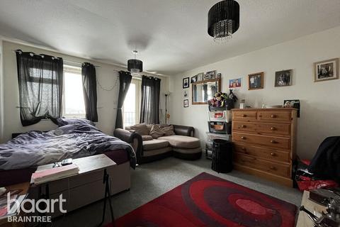Flat 179, Mountbatten Court Mountbatten Road, Braintree, CM7 9UL