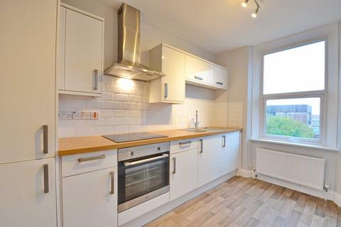 3 bedroom maisonette to rent, Forest Avenue, Fishponds