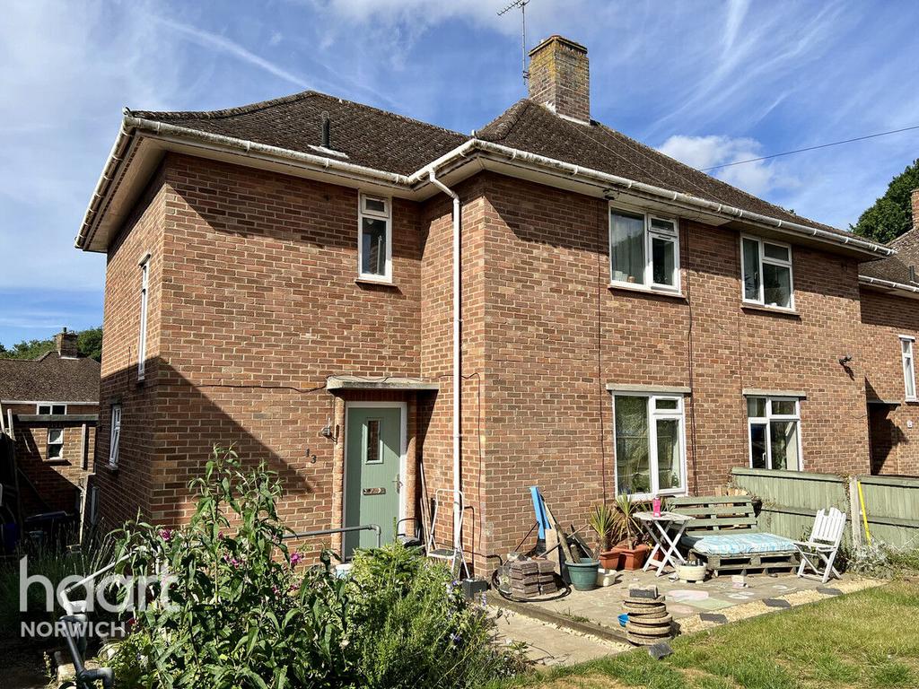 Coniston Close, NORWICH 3 bed semidetached house for sale £270,000