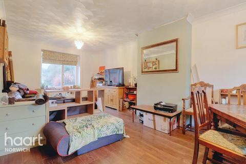 13 Coniston Close, Norwich, NR5 8LU
