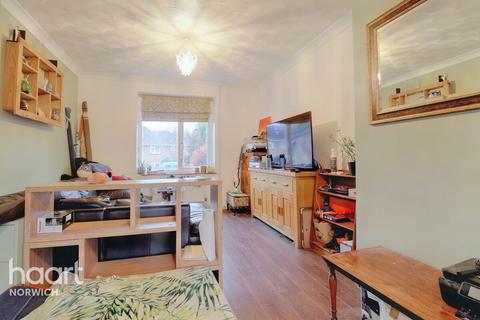 13 Coniston Close, Norwich, NR5 8LU
