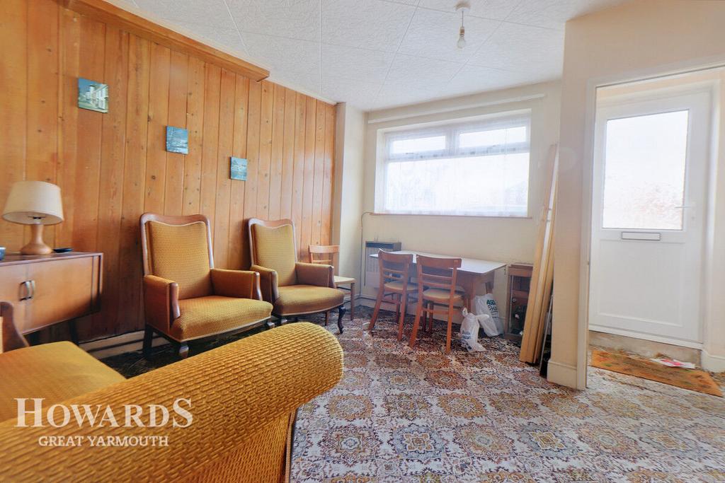 Caister Road, Great Yarmouth 3 bed terraced house for sale £100,000