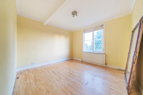 Top Floor Flat, 8 Highlands Avenue, London, W3 6ET