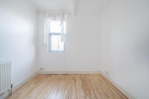 Top Floor Flat, 8 Highlands Avenue, London, W3 6ET