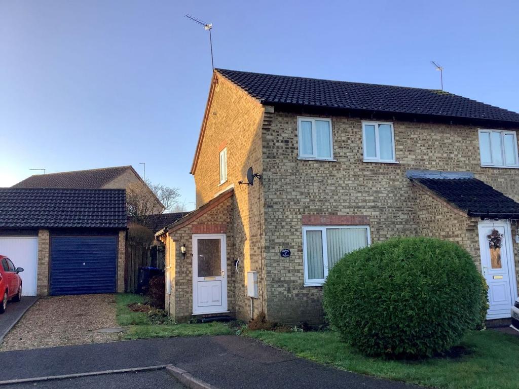 Martel Close, Duston, Northampton NN5 6HA 2 bed semidetached house for