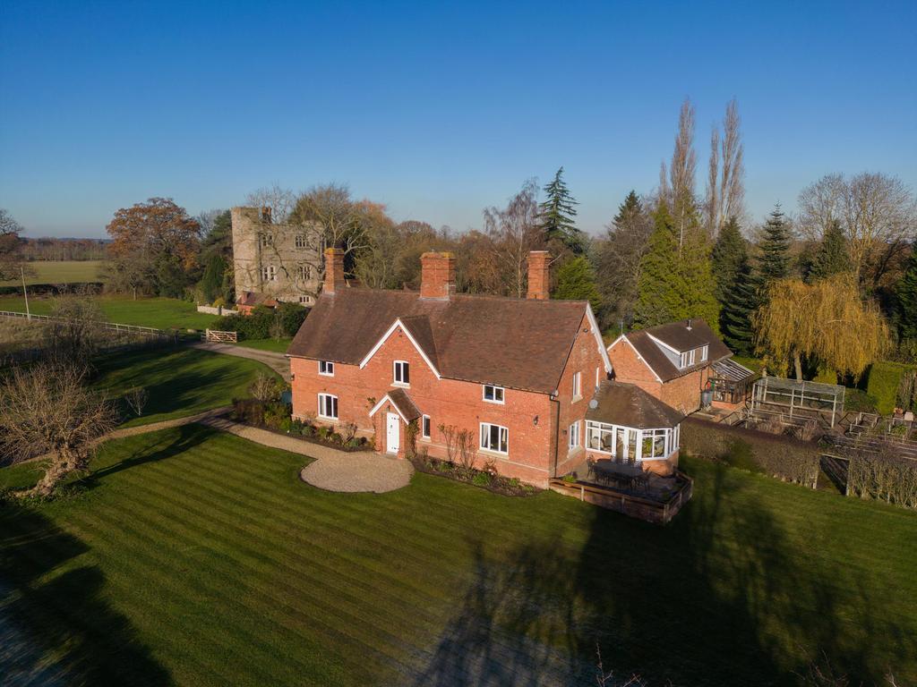 Claverdon, Warwick, Warwickshire, CV35 4 bed village house for sale £