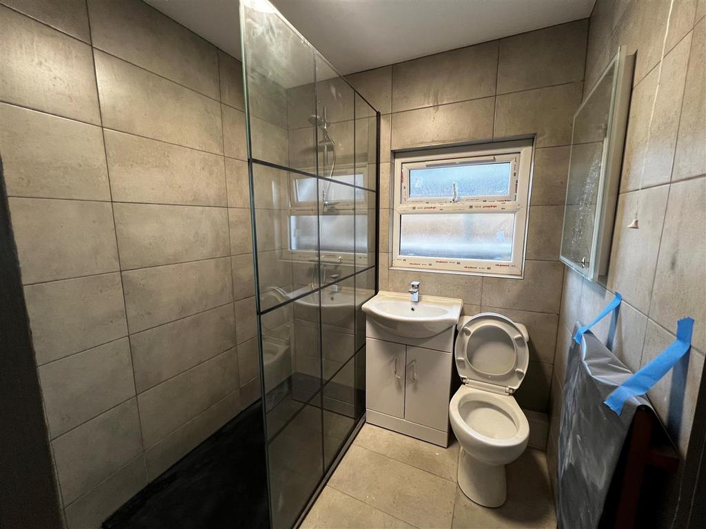 Putney Bridge Road, Flat 2, London Studio £875 pcm (£202 pw)