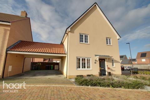 8 Alfred Gardens, Rochford, SS4 1JX