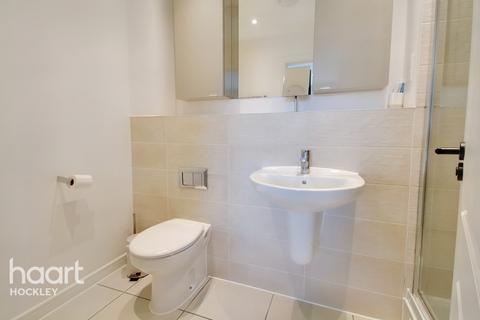 8 Alfred Gardens, Rochford, SS4 1JX