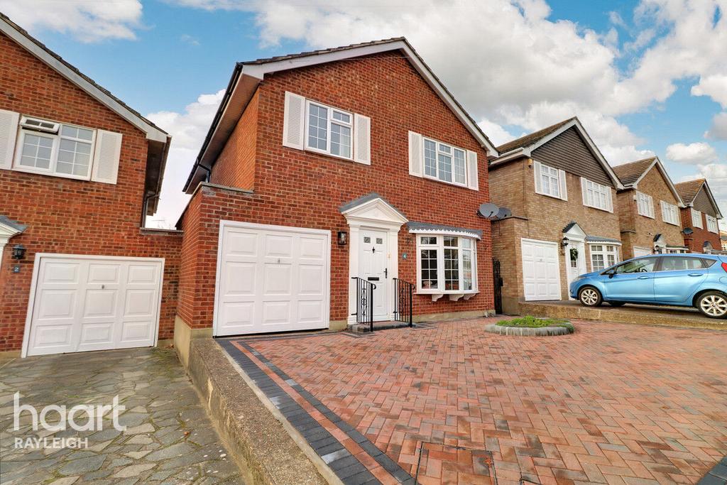 The Laurels, Rayleigh 4 bed detached house £475,000