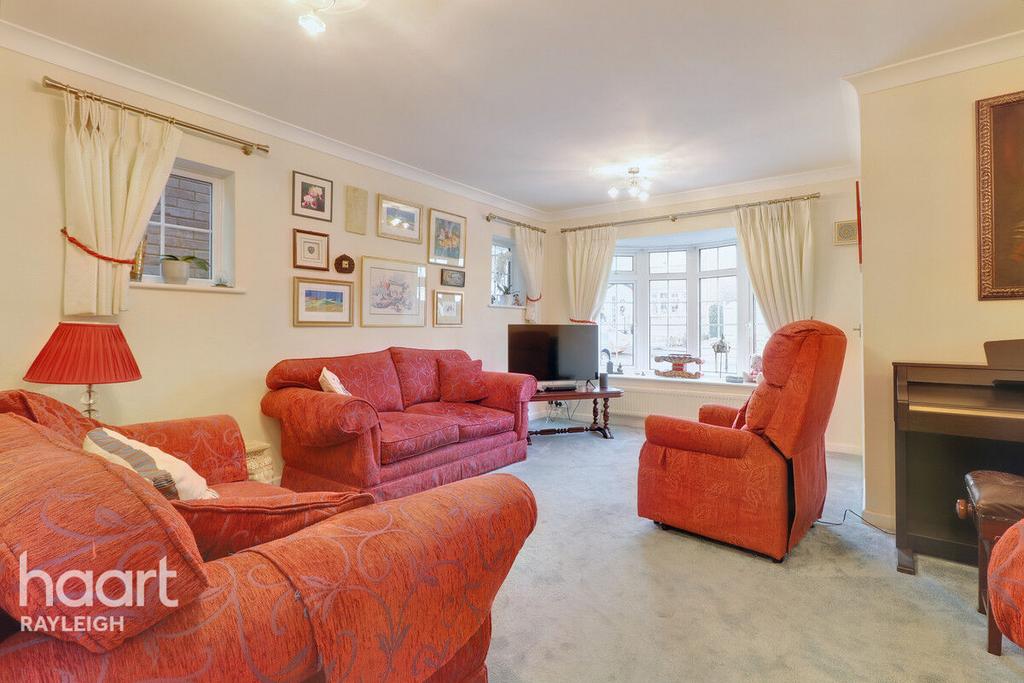 The Laurels, Rayleigh 4 bed detached house £475,000