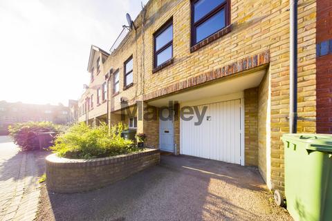 42 Greenland Mews, London, SE8 5JW