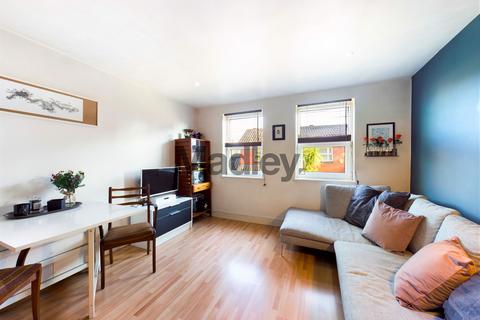 42 Greenland Mews, London, SE8 5JW