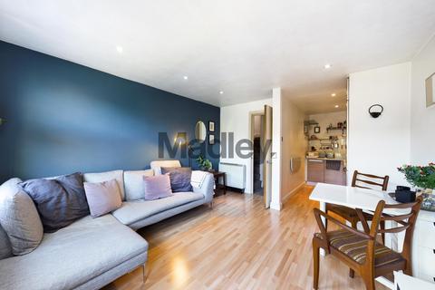 42 Greenland Mews, London, SE8 5JW