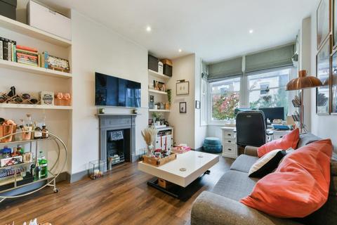 2 bedroom flat for sale - Burnham House, Sulgrave Road, Hammersmith , London, W6