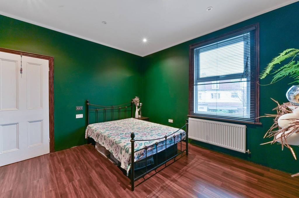 Alton Road, Croydon, CR0 2 bed £350,000