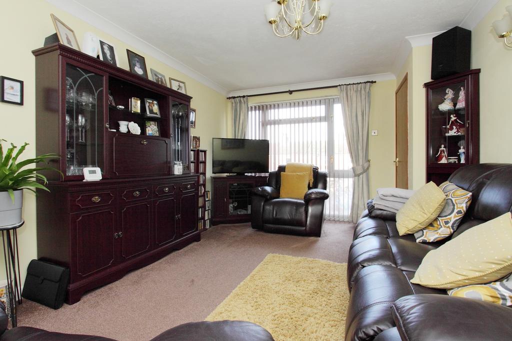 Vigo Road, Andover, SP10 3 bed semidetached house £300,000