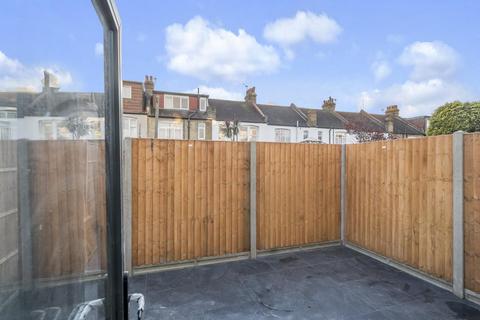 Flat 1, 55 Park Avenue, Mitcham, CR4 2ER
