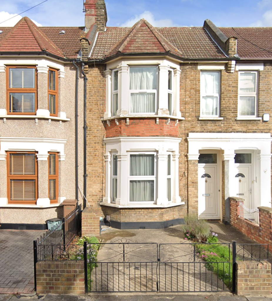 Toronto Road, Ilford IG1 2 bed flat £1,500 pcm (£346 pw)