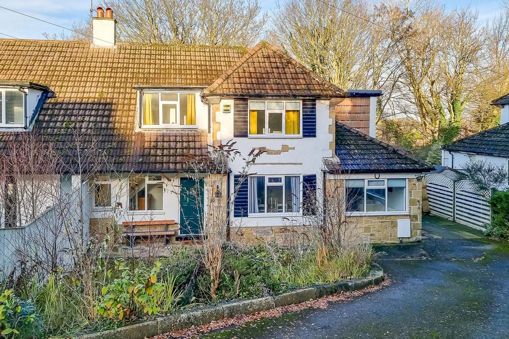Oakdale, Harrogate, HG1 4 bed semidetached house £2,495 pcm (£576 pw)
