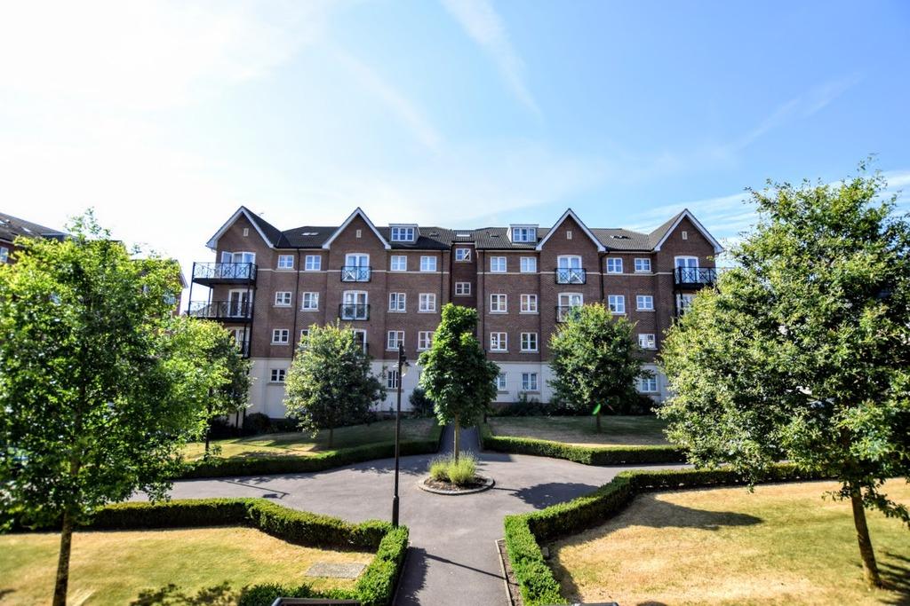 Viridian Square, AYLESBURY 1 bed flat £850 pcm (£196 pw)