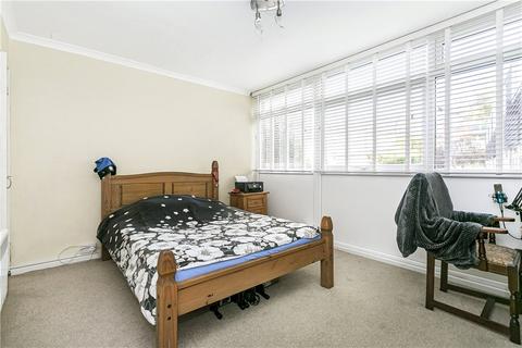 2 bedroom apartment for sale - Hill View Court, Woking, Surrey, GU22