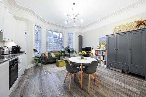1 bedroom flat to rent, Cleve Road, South Hampstead NW6
